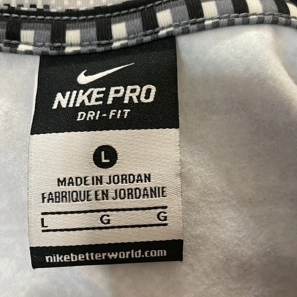 NWT NIKE PRO WARM AZTEC PRINT HALF ZIP PERFORMANCE TOP. BLACK/GRAY. SIZE - L - Picture 4 of 4